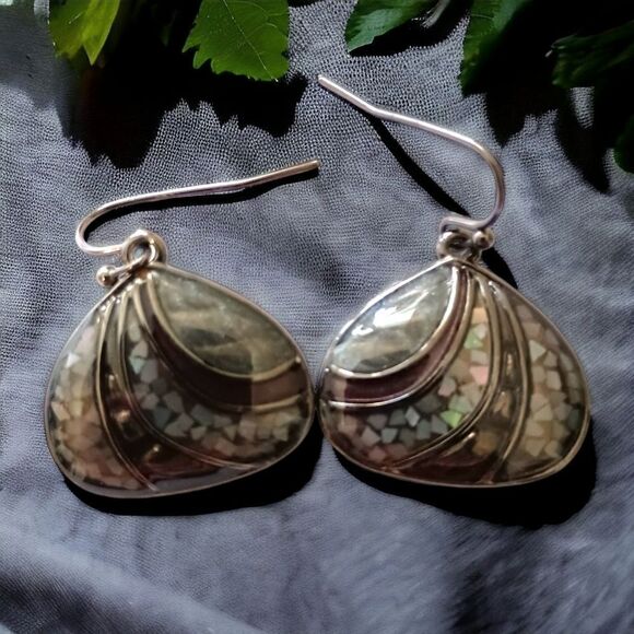 Lia Sophia Earrings Seaside Genuine Mother of Pearl Hematite Shell Retired Vtg. - Picture 12 of 16